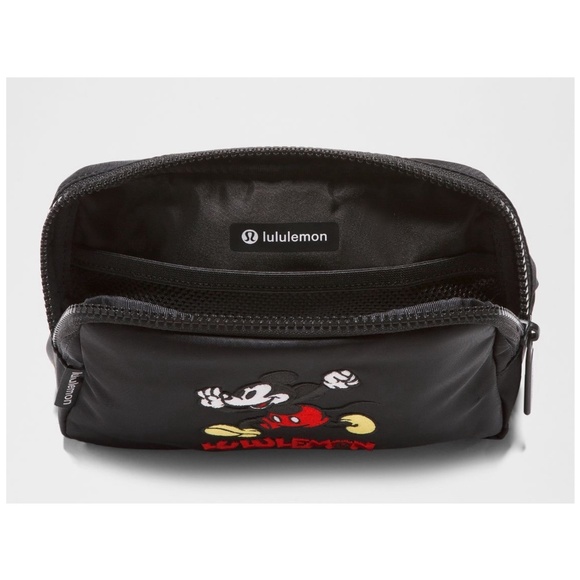 LULULEMON DISNEY Everywhere Belt Bag 1L Mickey in Motion - NEW - Picture 2 of 4